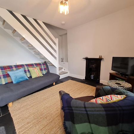Picturesque 2 Bedroom Miners Cottage Near Bike Park Wales & Brecon Beacons マーサー・ティドビル エクステリア 写真