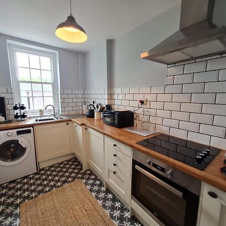 Picturesque 2 Bedroom Miners Cottage Near Bike Park Wales & Brecon Beacons マーサー・ティドビル エクステリア 写真