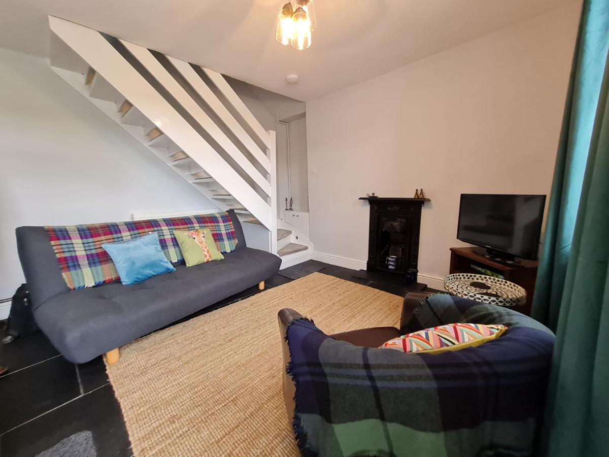 Picturesque 2 Bedroom Miners Cottage Near Bike Park Wales & Brecon Beacons マーサー・ティドビル エクステリア 写真