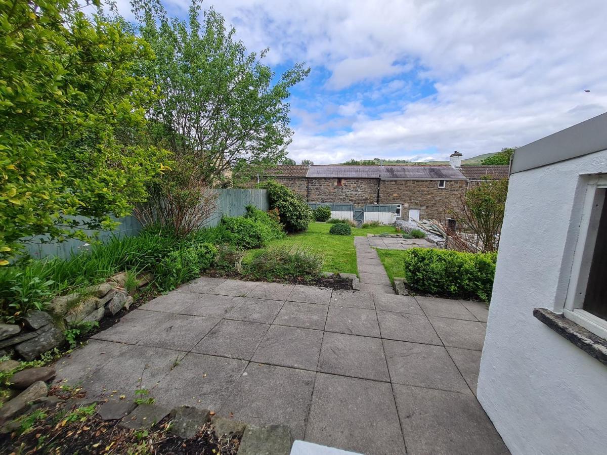 Picturesque 2 Bedroom Miners Cottage Near Bike Park Wales & Brecon Beacons マーサー・ティドビル エクステリア 写真